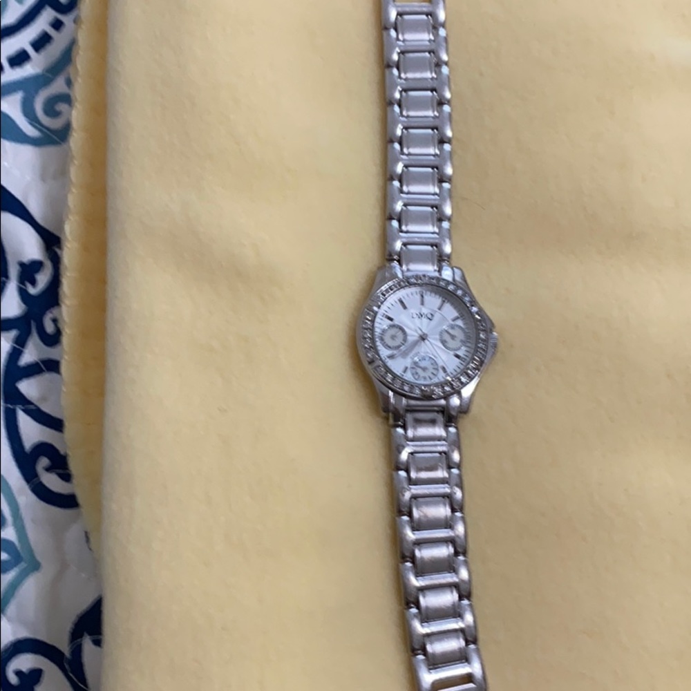 Silver watch - Picture 2 of 6